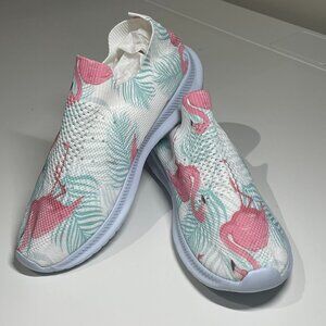 NWOT Flamingo Pull-on Lightweight Sneakers Size 11/11.5 EU 42